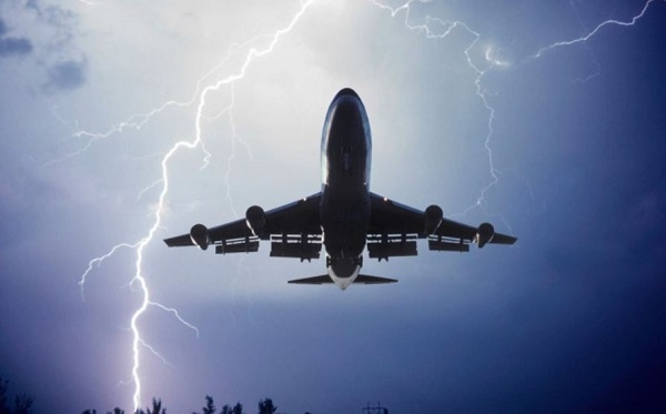 Why does lightning not affect the plane when flying