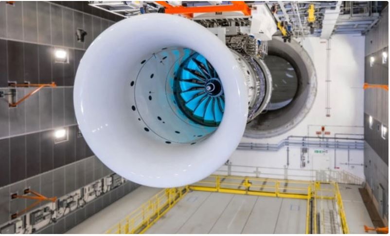 The world’s largest jet engine runs at full capacity